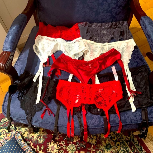 Garter belts - Picture 3 of 7